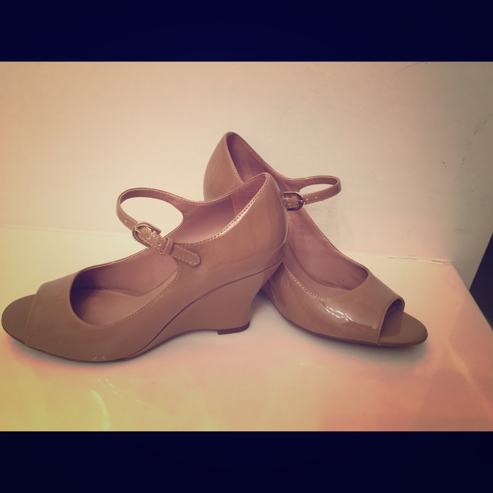 Franco Sarto patent wedges
